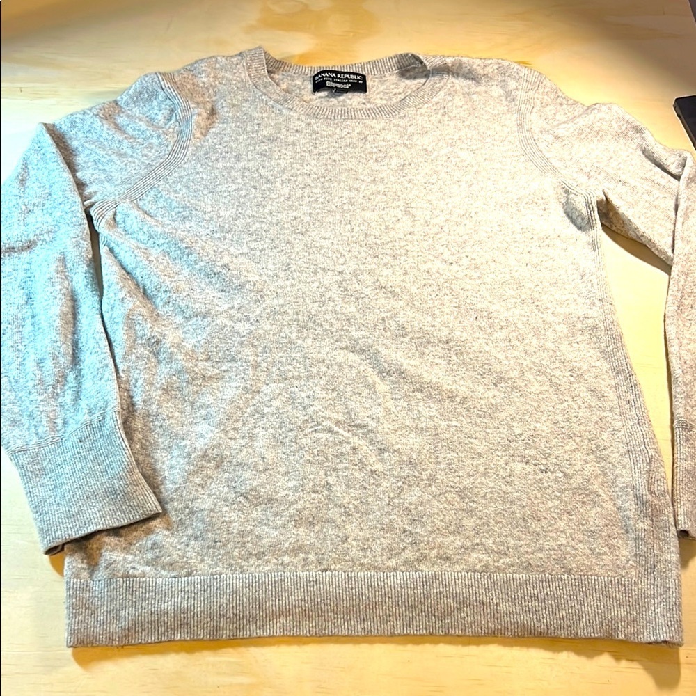Banana Republic Gray Crewneck Sweater made with Italian yarn sz L